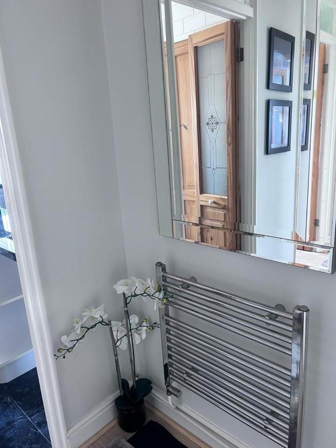 Appartement Parsonage Leys à Harlow Extérieur photo